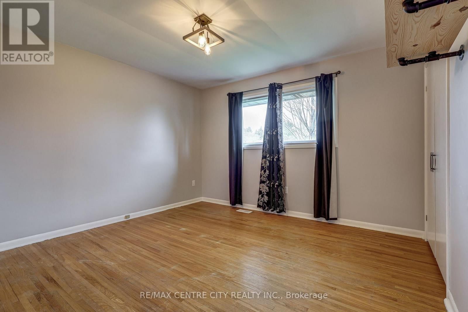 784 ELM STREET Image 8