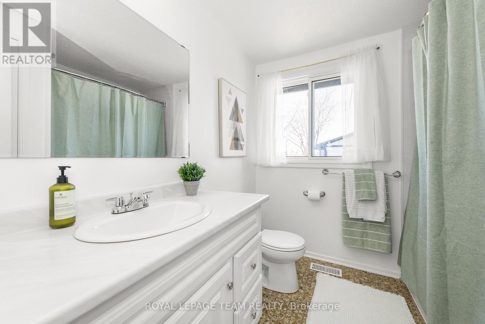 A - 420 MOODIE DRIVE Image 11