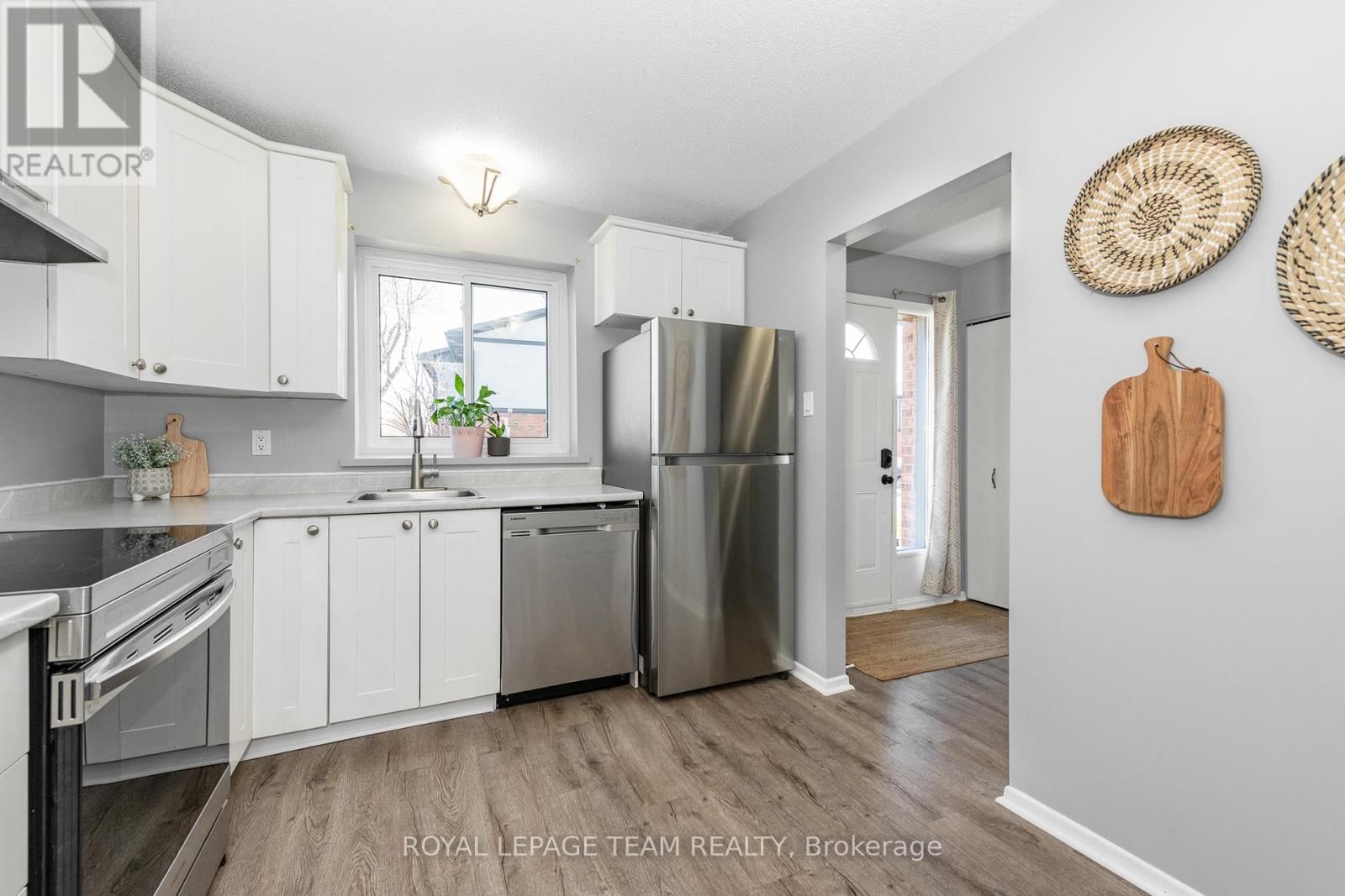 A - 420 MOODIE DRIVE Image 5