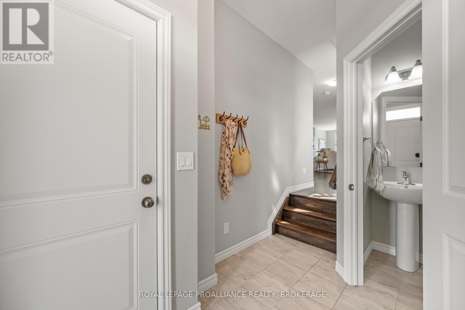 1456 MONARCH DRIVE Image 5