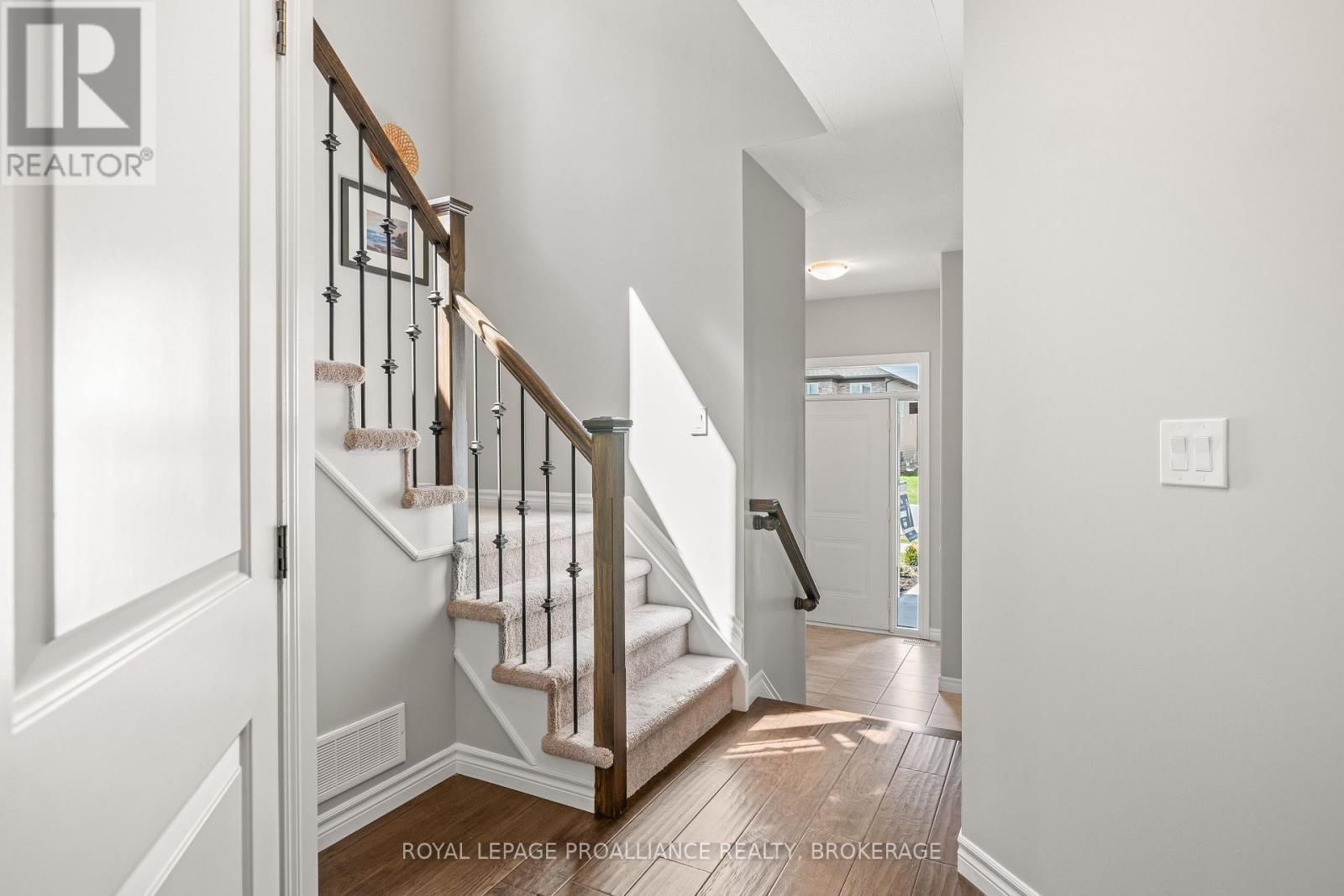 1456 MONARCH DRIVE Image 8