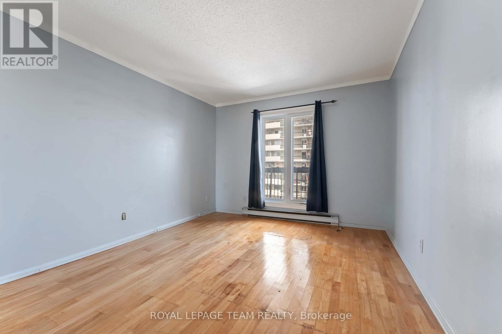 606 - 158C MCARTHUR AVENUE Image 19