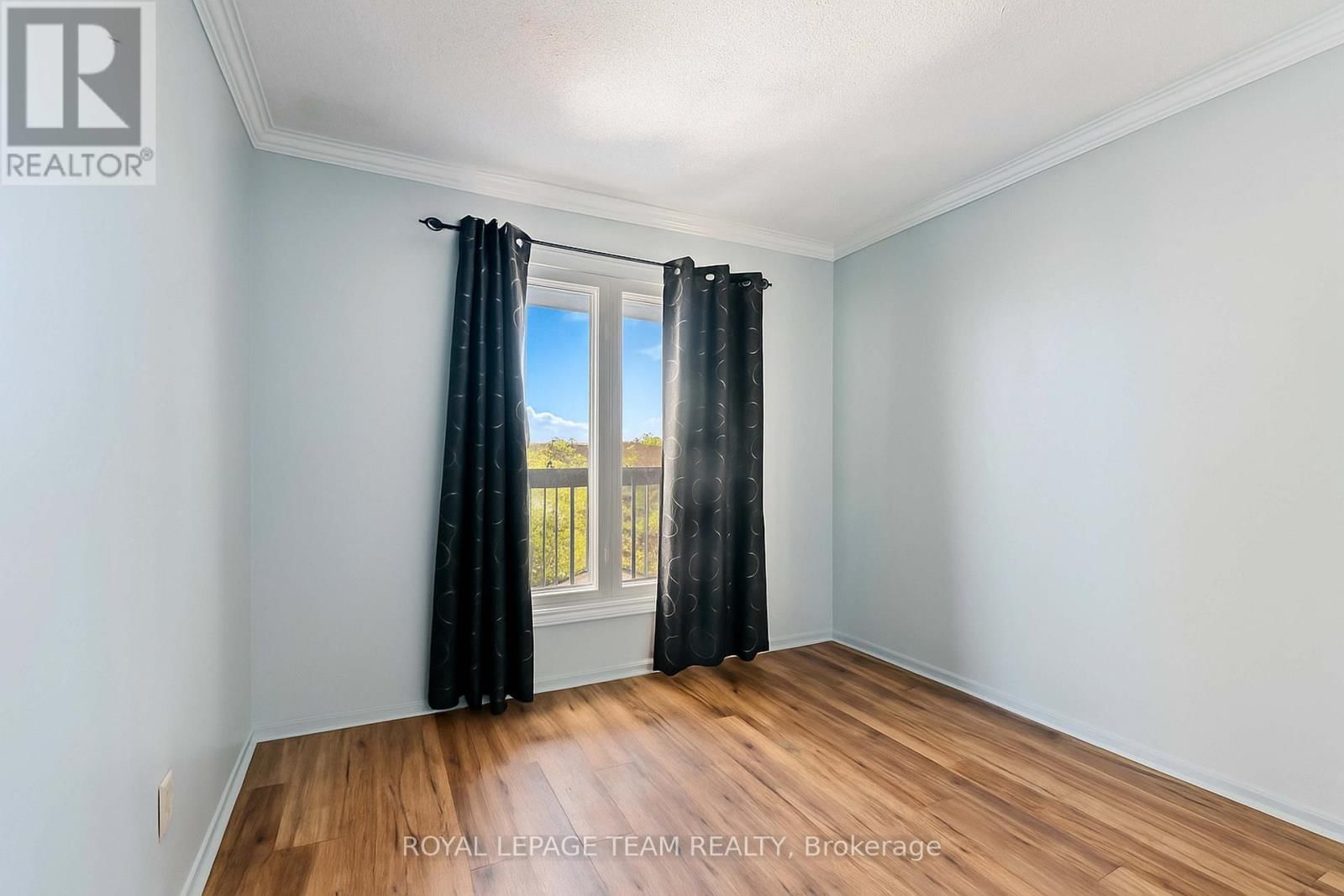 606 - 158C MCARTHUR AVENUE Image 25