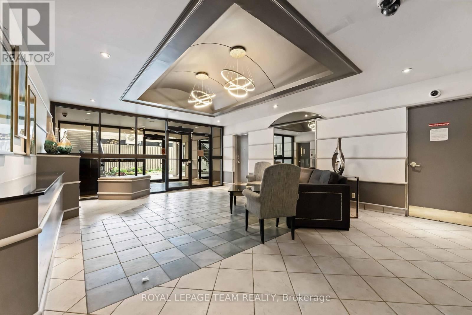 606 - 158C MCARTHUR AVENUE Image 30