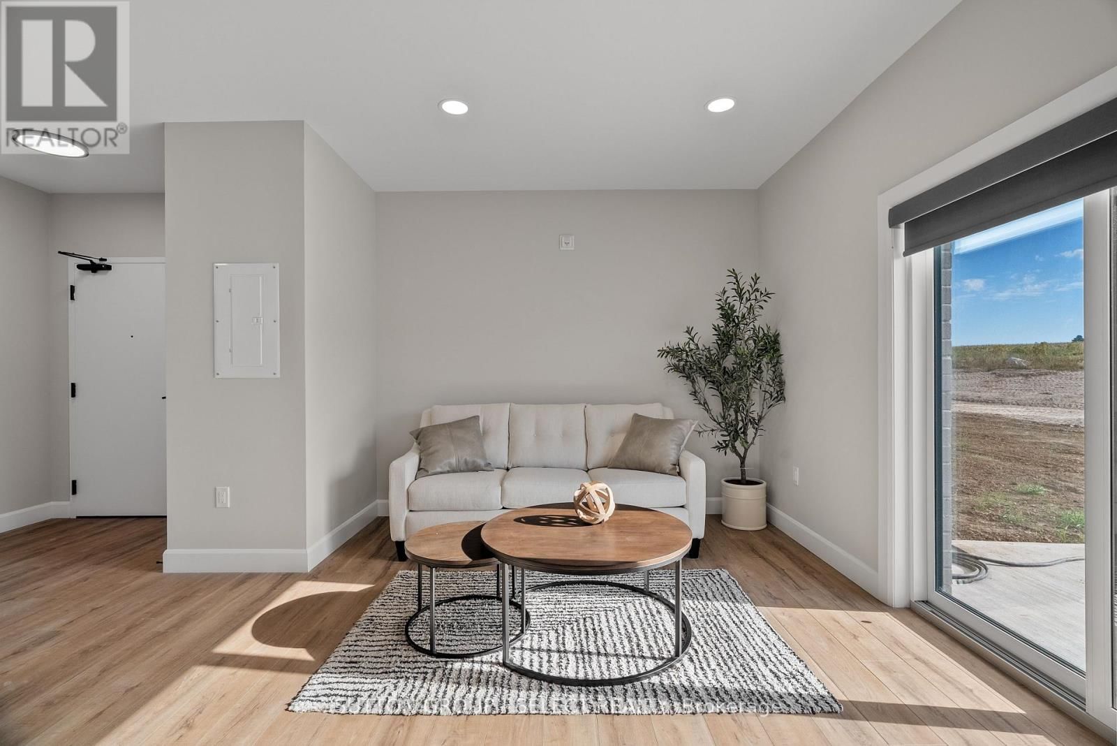 101 - 76 HAMILTON STREET Image 2