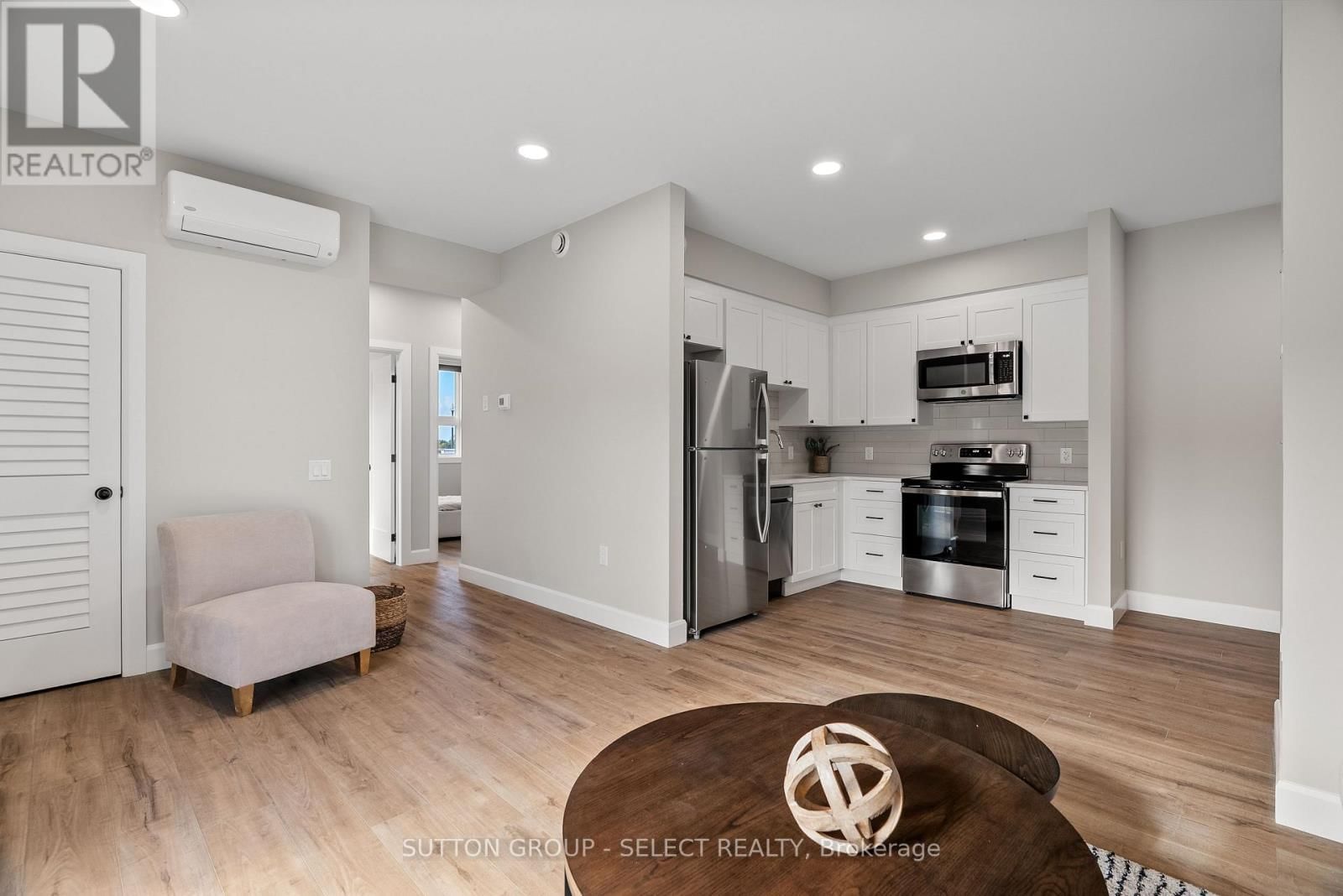 101 - 76 HAMILTON STREET Image 3