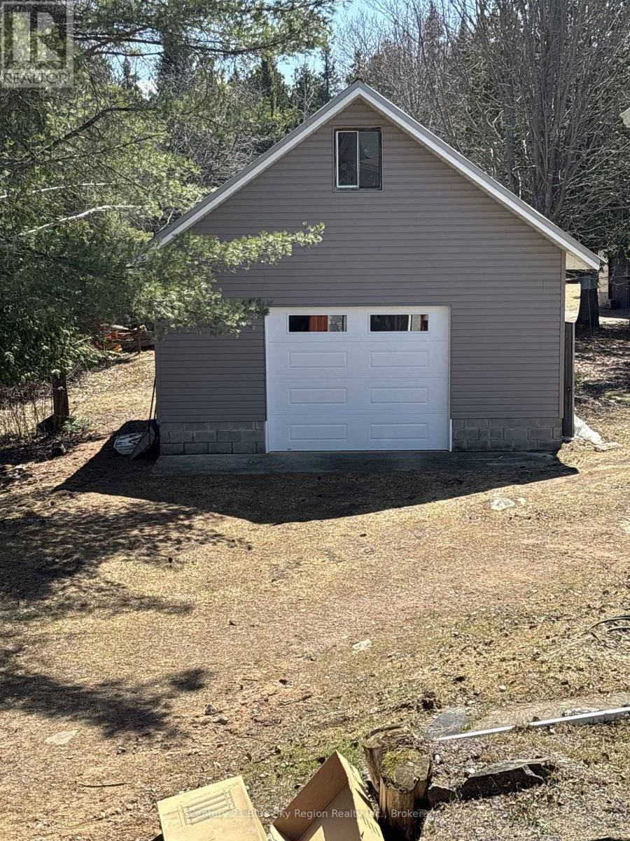 525 MAPLE ROAD Image 10