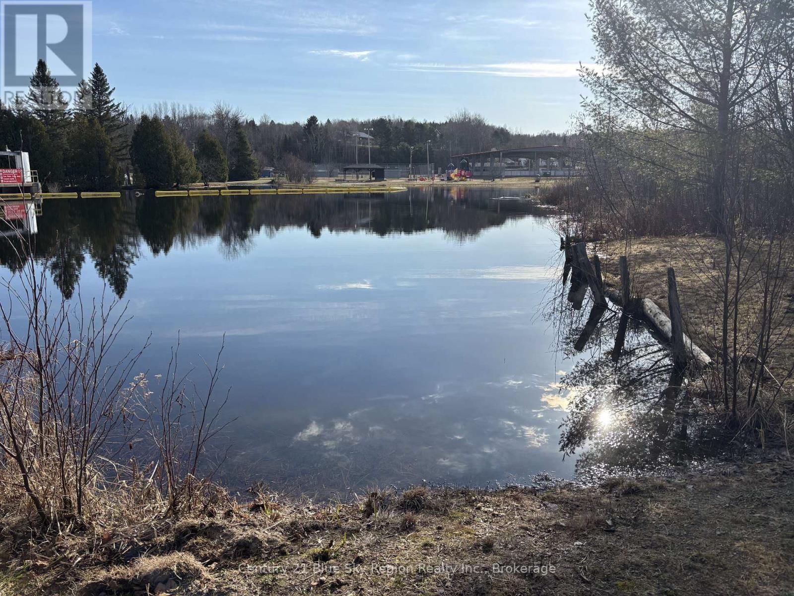 525 MAPLE ROAD Image 13