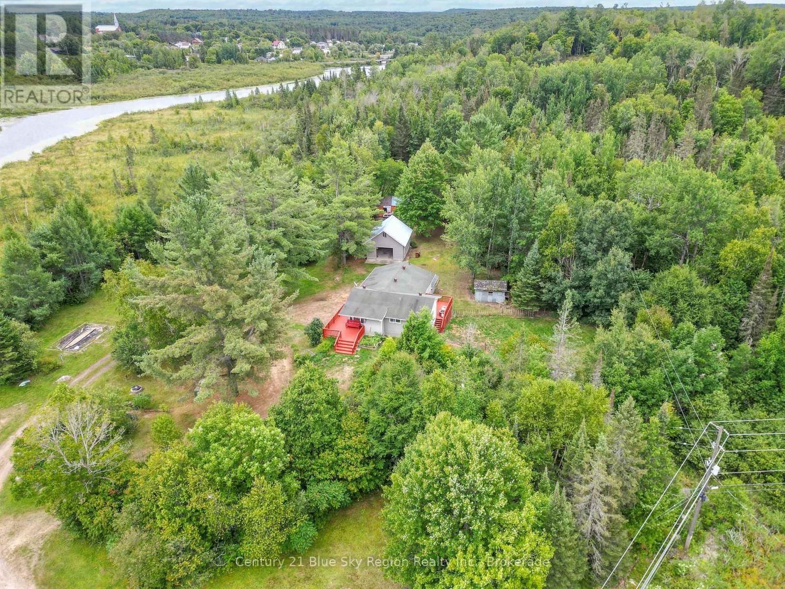 525 MAPLE ROAD Image 17