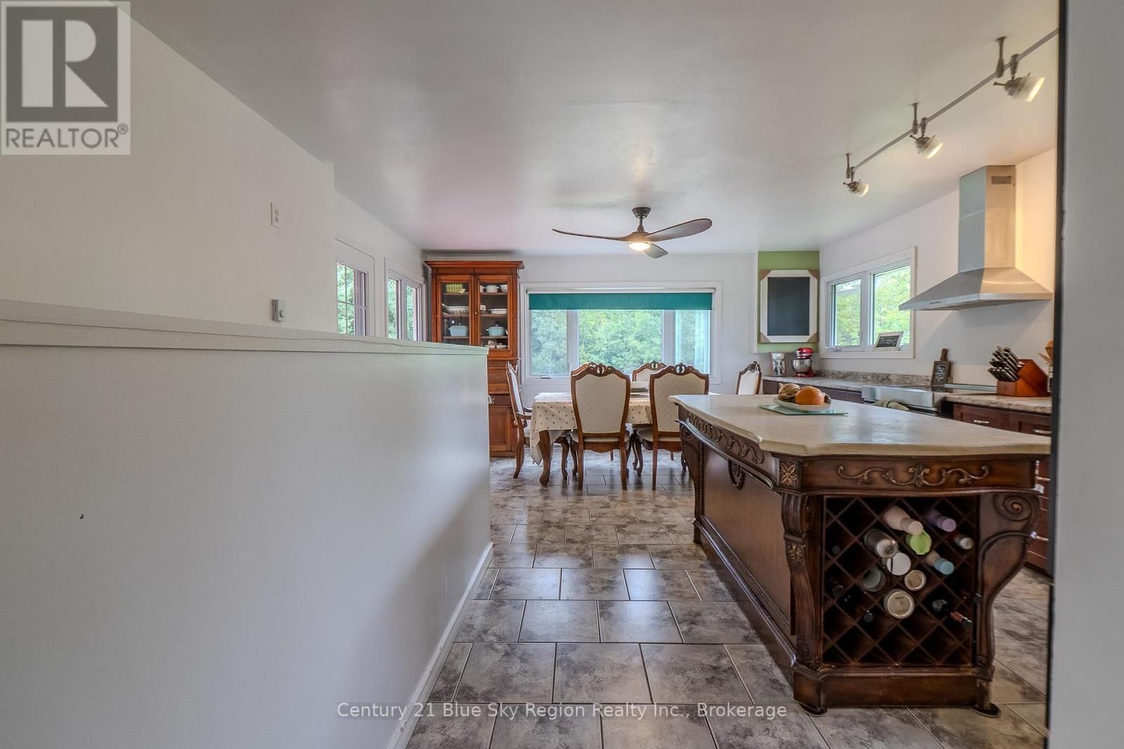 525 MAPLE ROAD Image 25