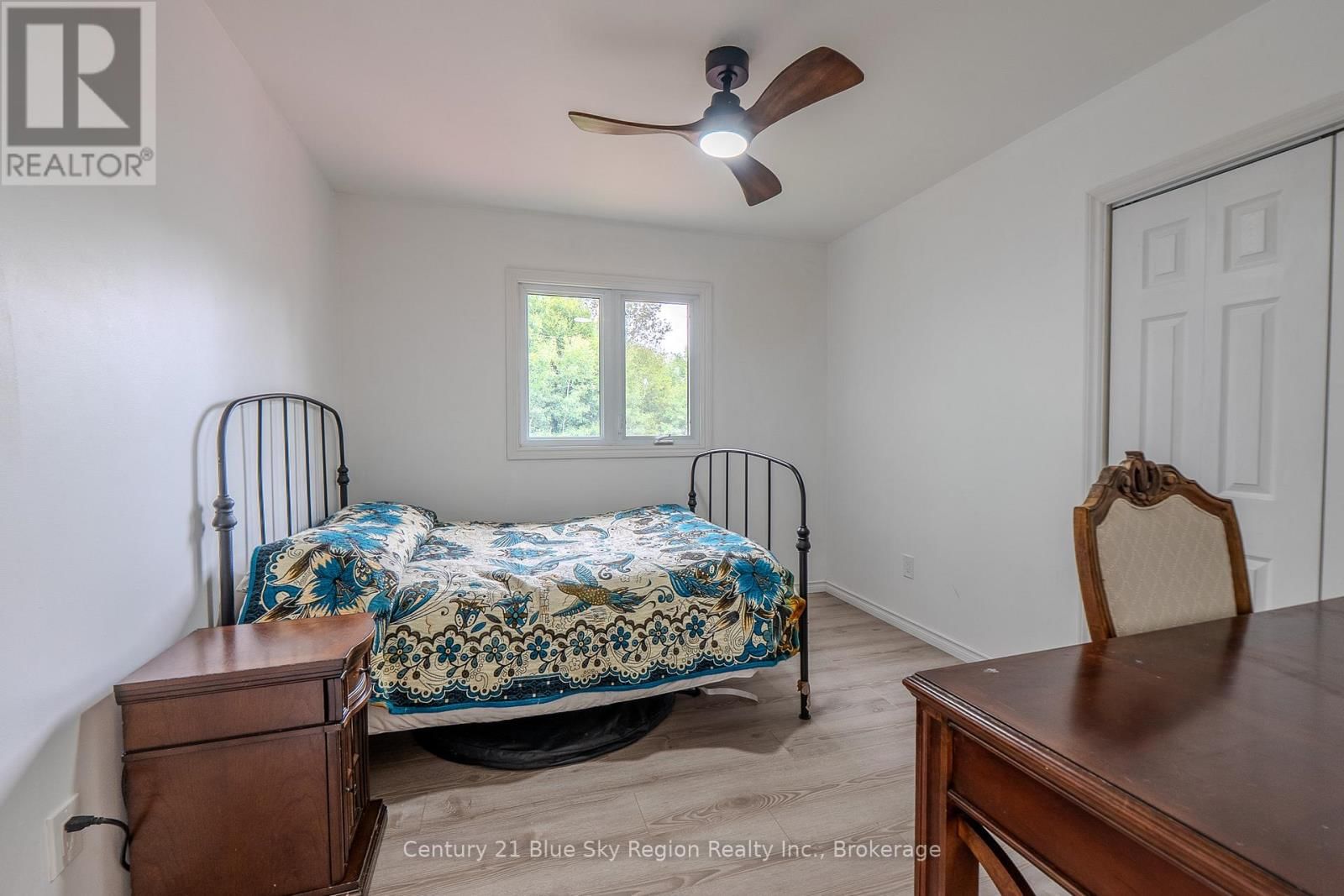 525 MAPLE ROAD Image 36