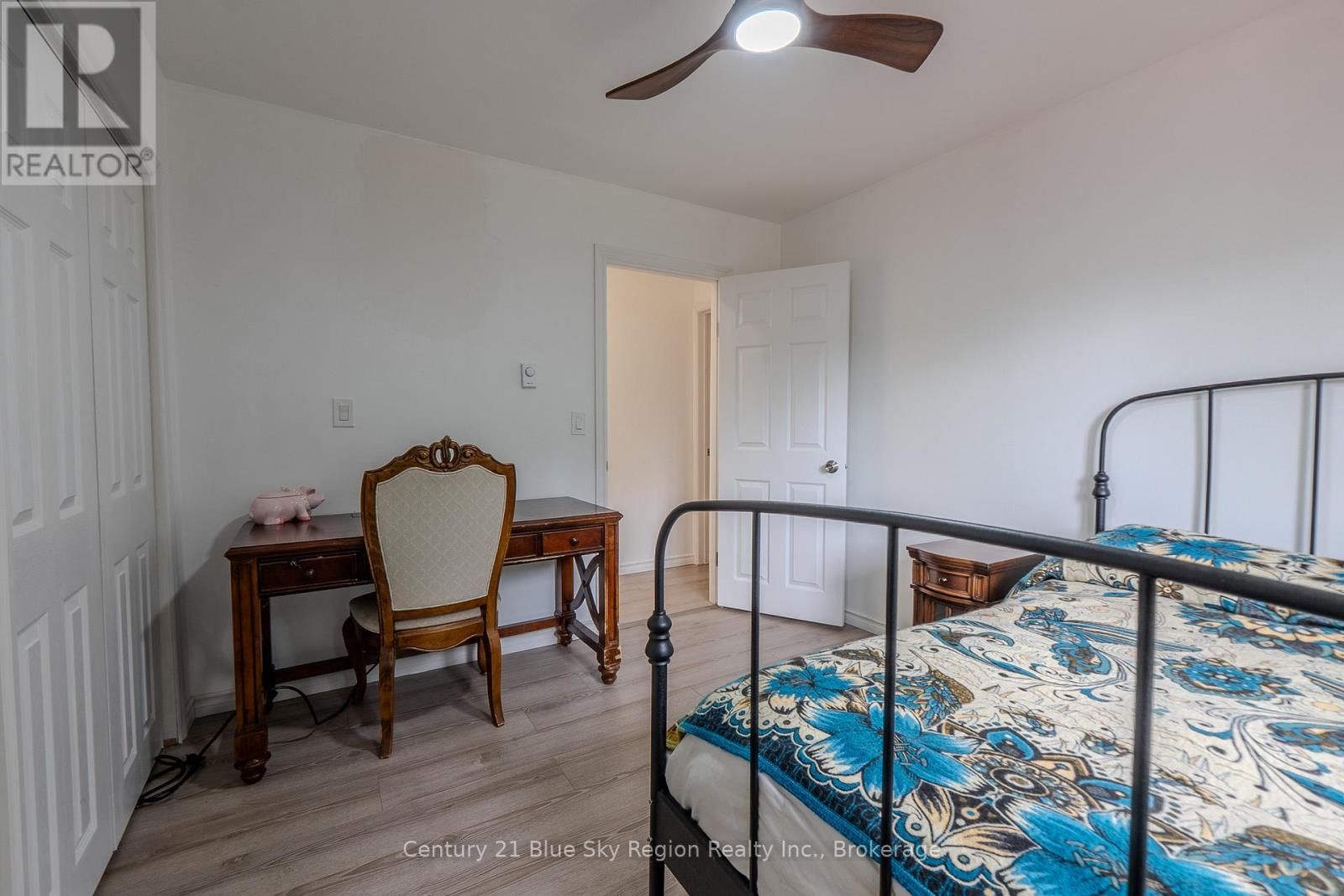 525 MAPLE ROAD Image 37