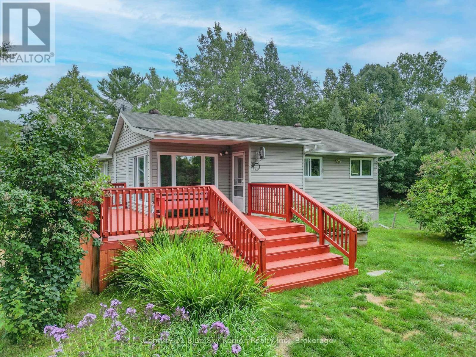 525 MAPLE ROAD Image 4