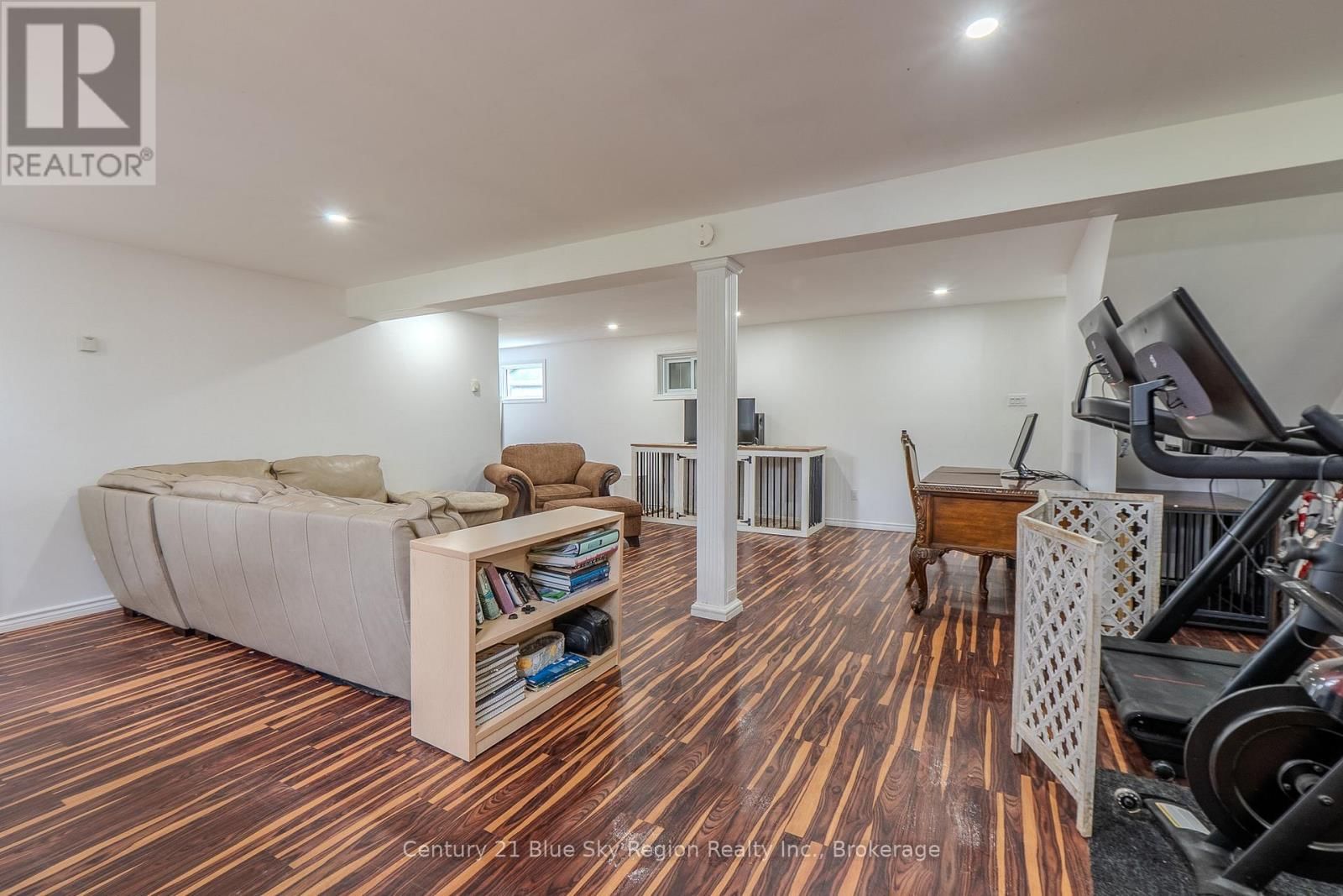 525 MAPLE ROAD Image 43