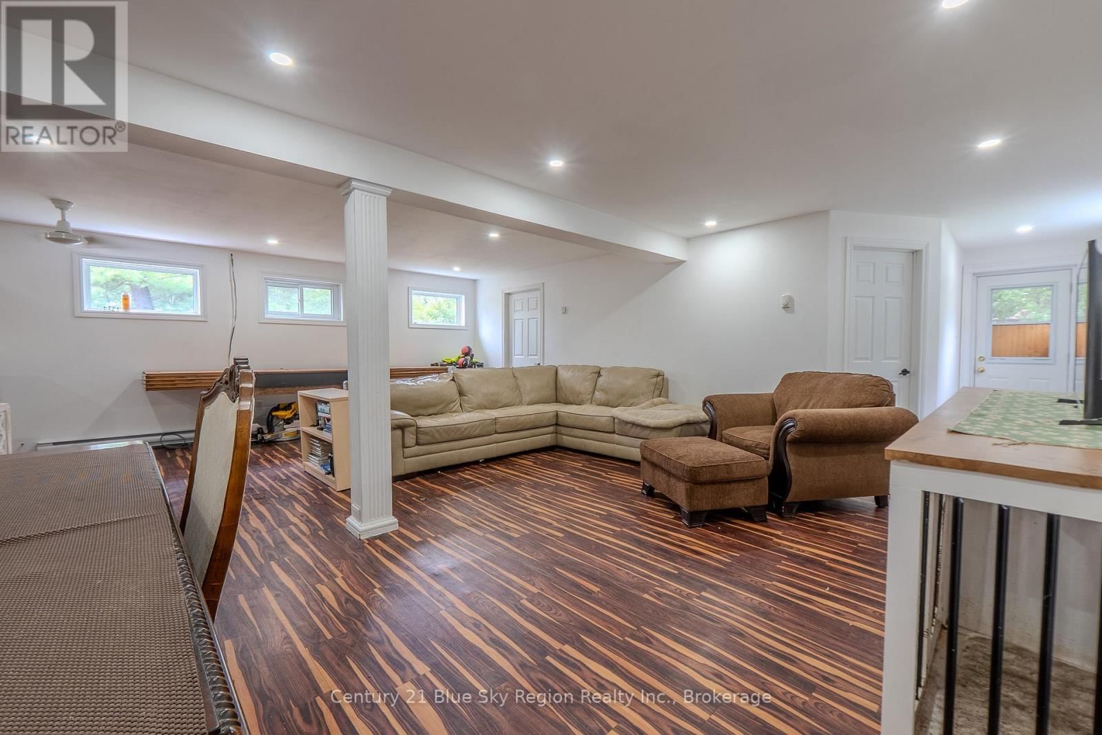 525 MAPLE ROAD Image 46