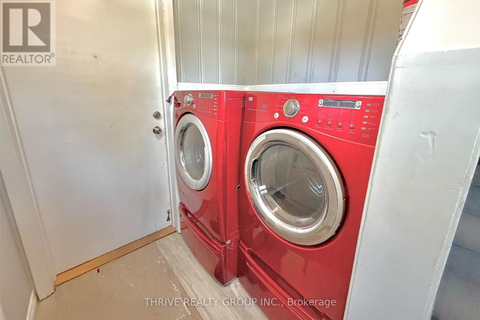 Upper - 1769 WAVELL STREET Image 16