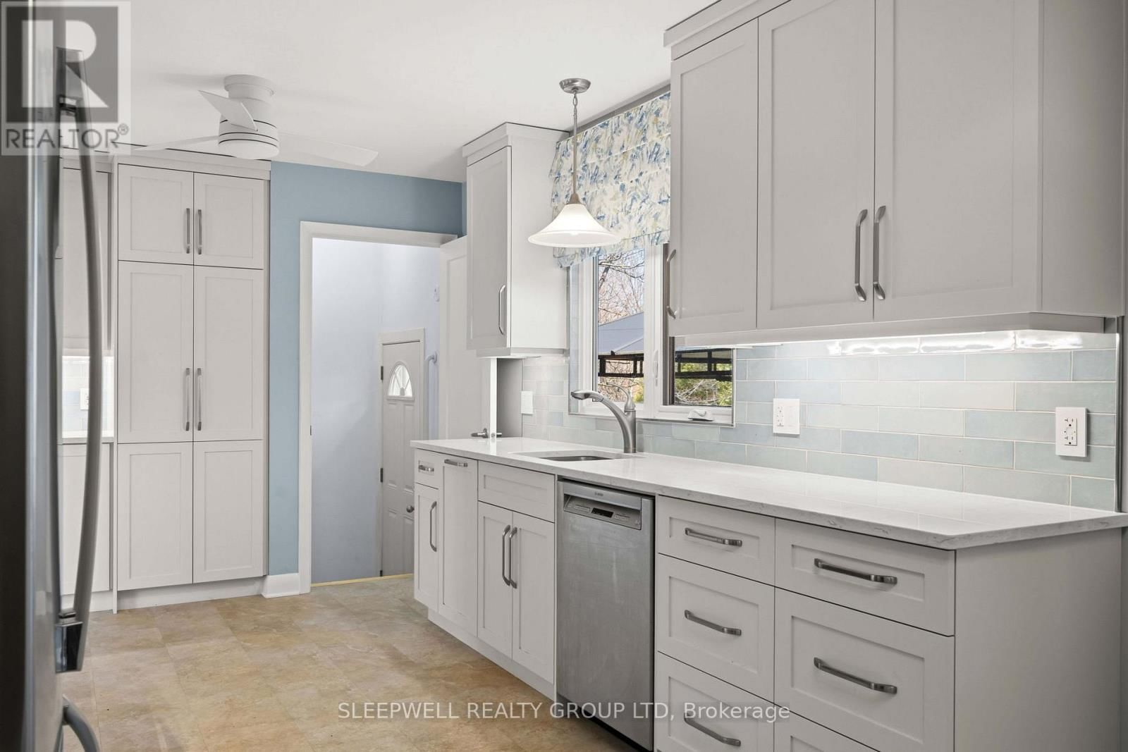 25 BASSWOOD AVENUE Image 15