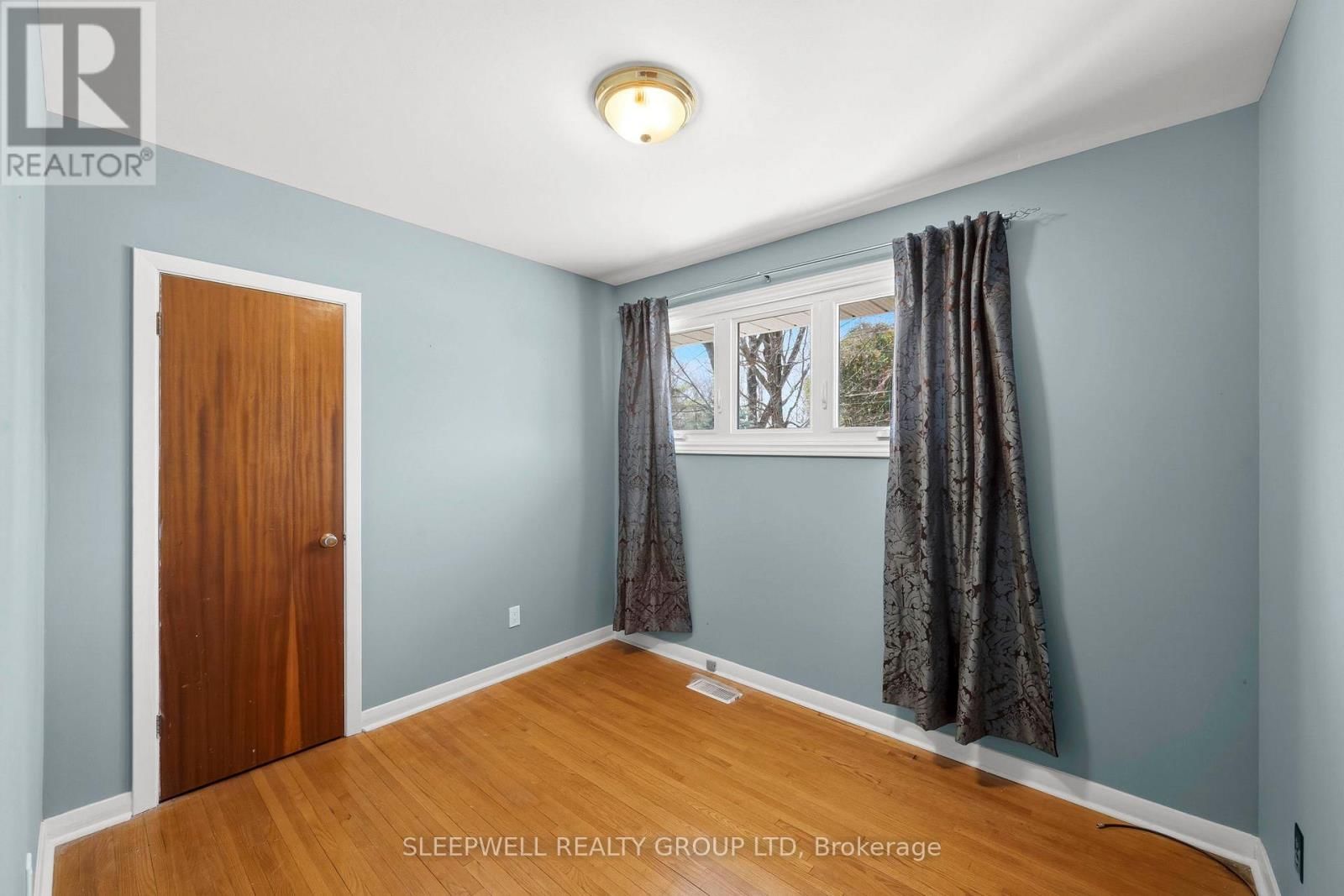 25 BASSWOOD AVENUE Image 19