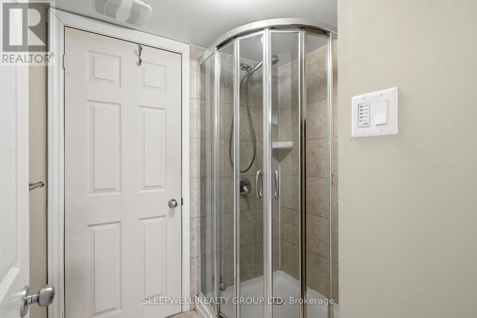 25 BASSWOOD AVENUE Image 22