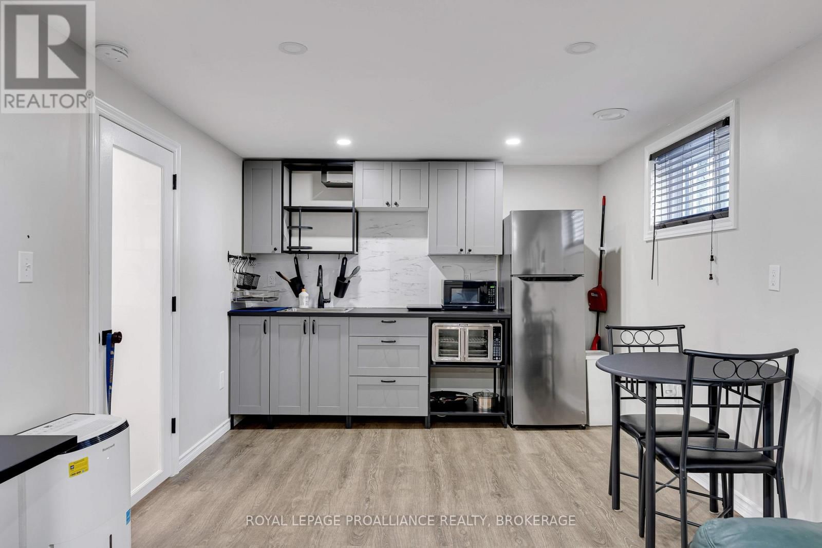 19 WESTDALE AVENUE Image 22