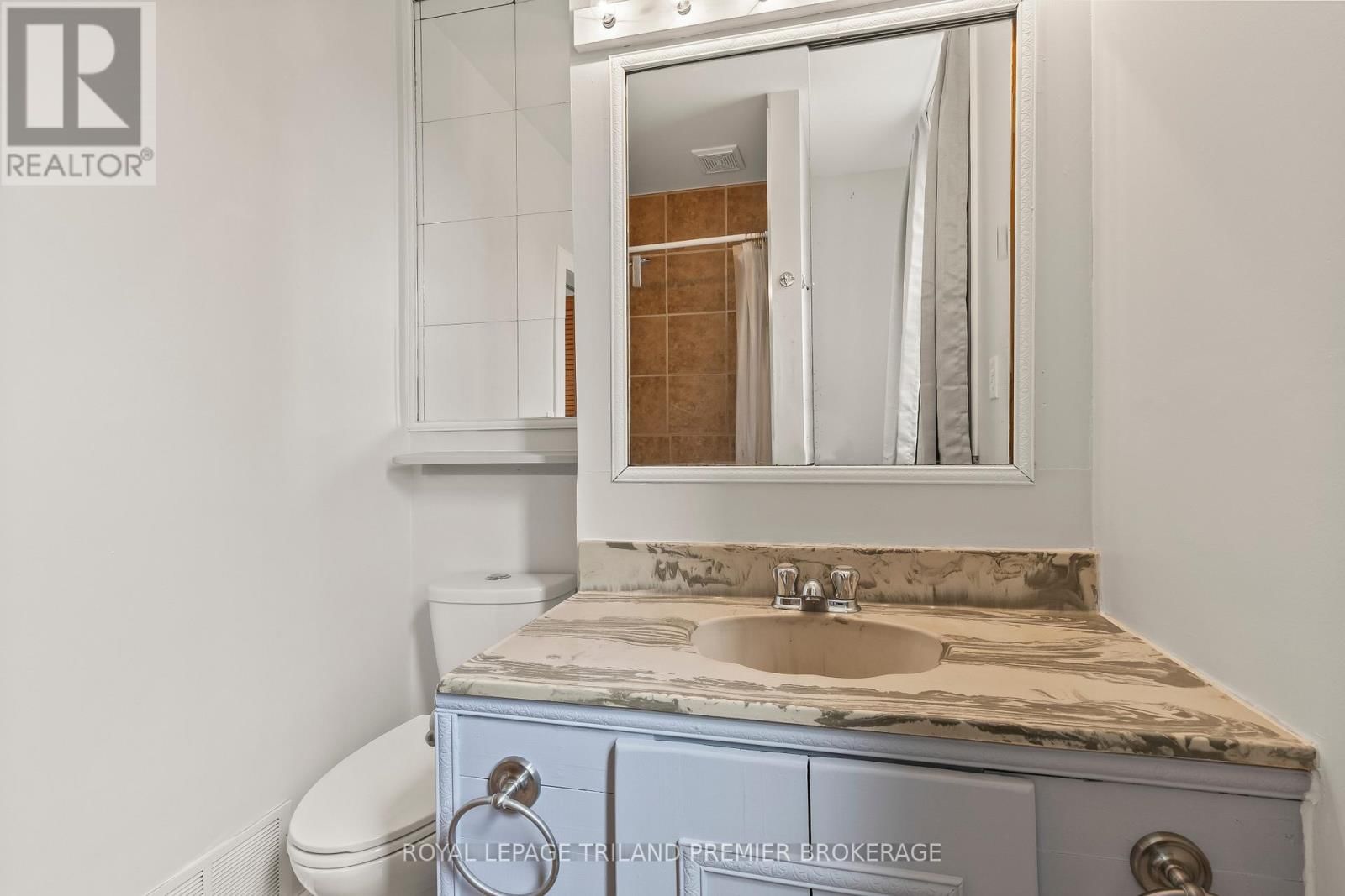 653 PRINCESS AVENUE Image 19