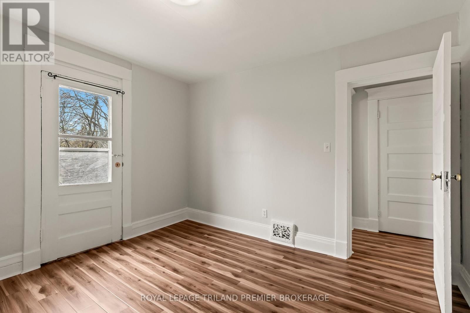 653 PRINCESS AVENUE Image 25