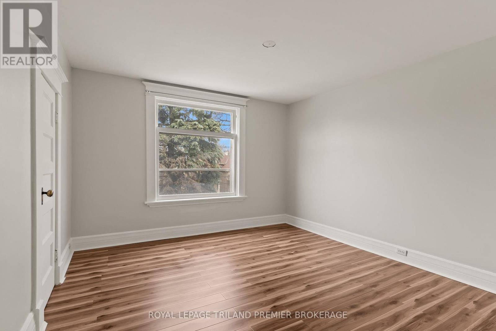 653 PRINCESS AVENUE Image 30