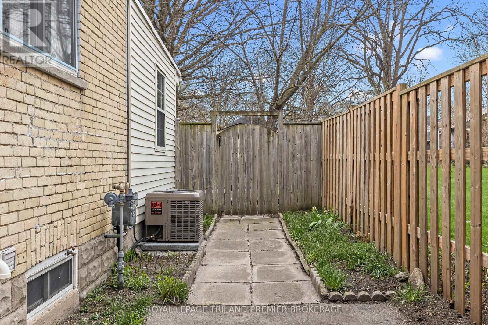 653 PRINCESS AVENUE Image 35