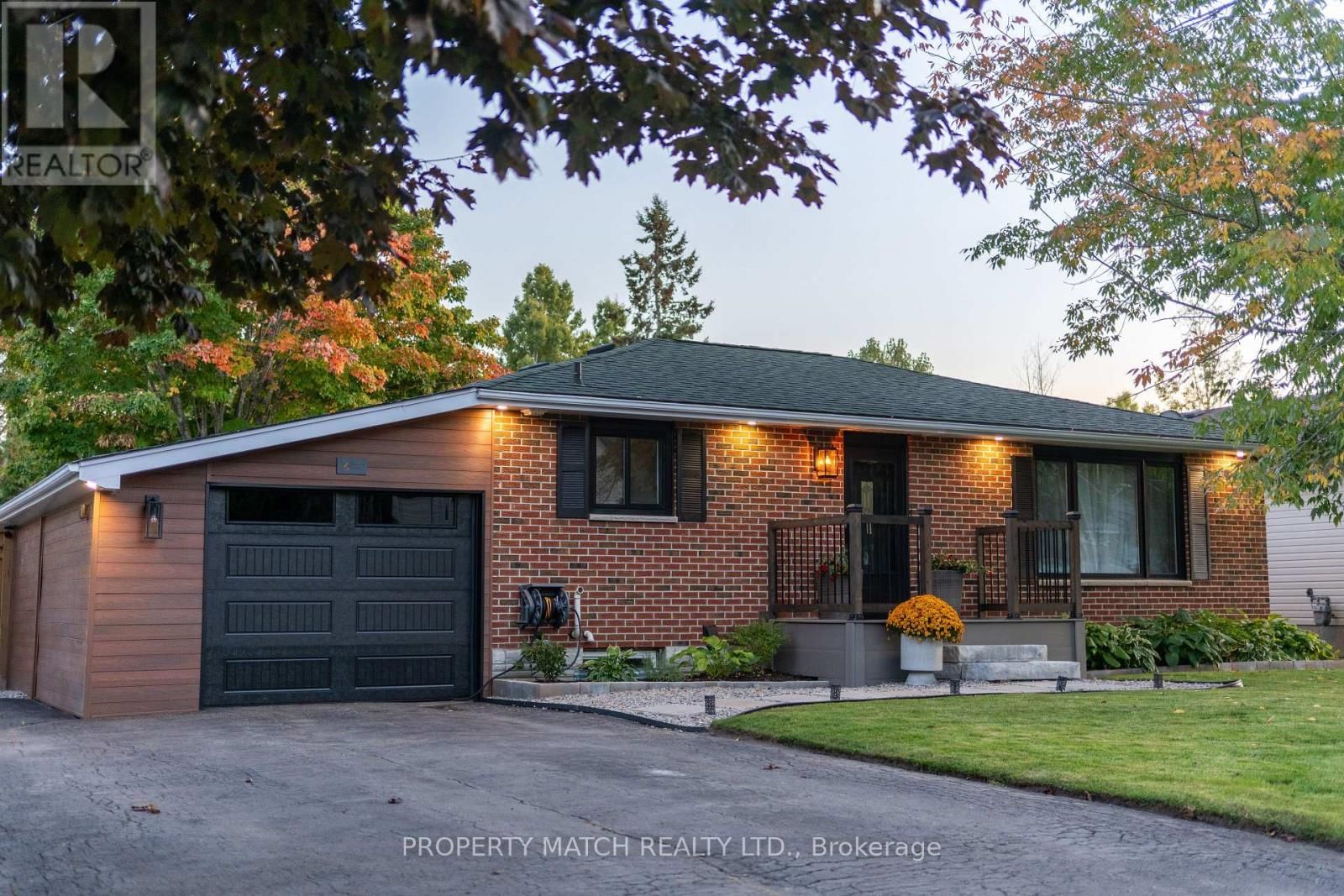 16 SIMMONS STREET Image 1