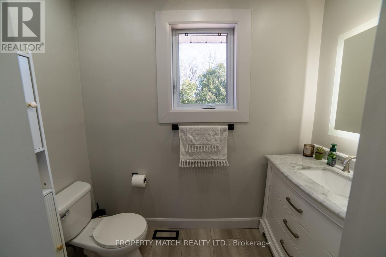 16 SIMMONS STREET Image 16