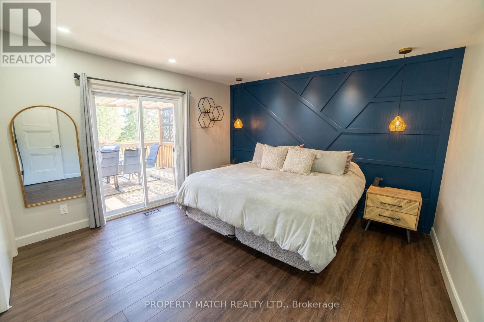 16 SIMMONS STREET Image 19