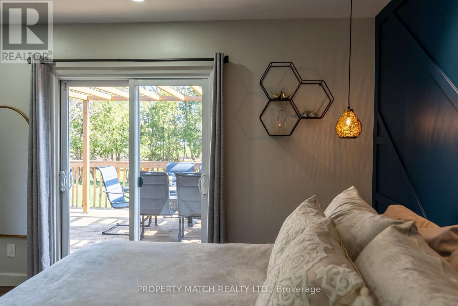 16 SIMMONS STREET Image 21