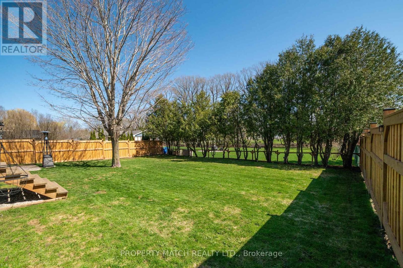 16 SIMMONS STREET Image 34