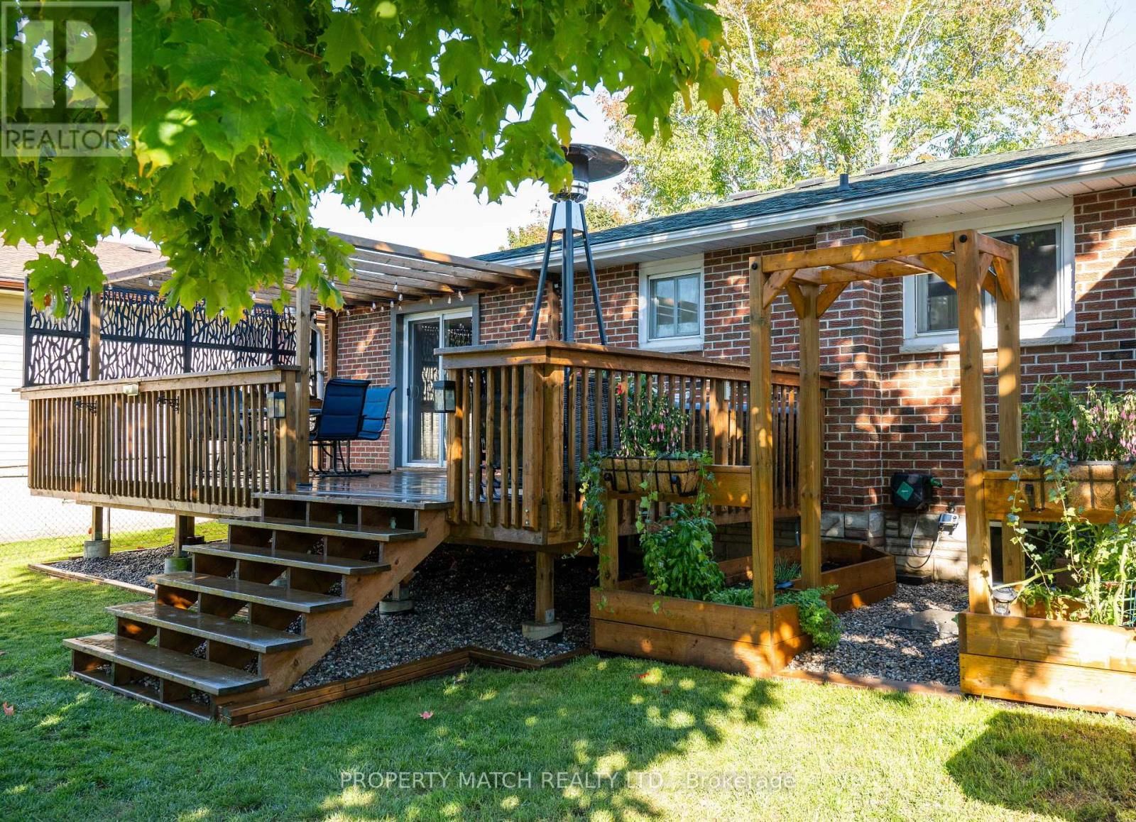 16 SIMMONS STREET Image 35