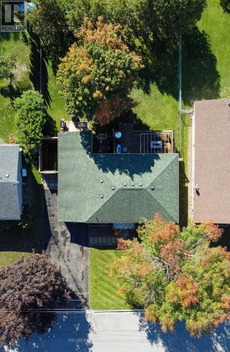 16 SIMMONS STREET Image 39