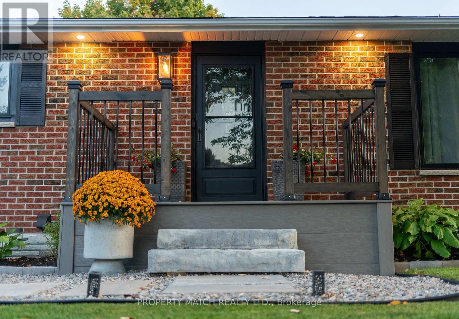 16 SIMMONS STREET Image 4