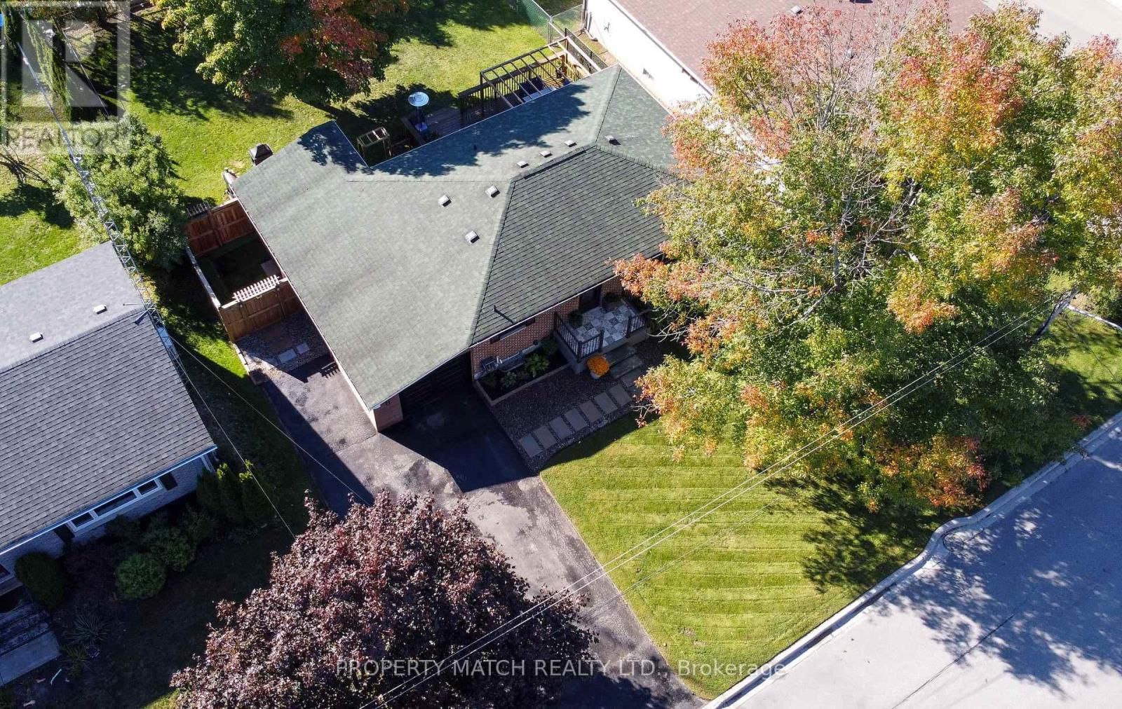 16 SIMMONS STREET Image 40