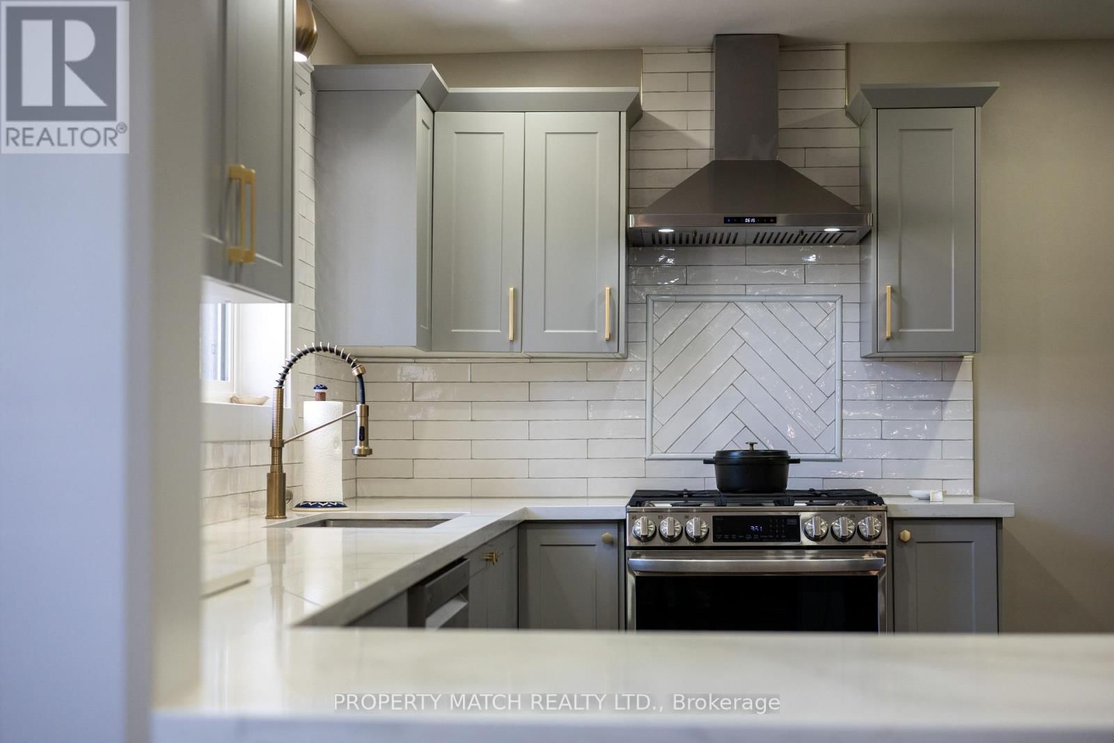 16 SIMMONS STREET Image 7