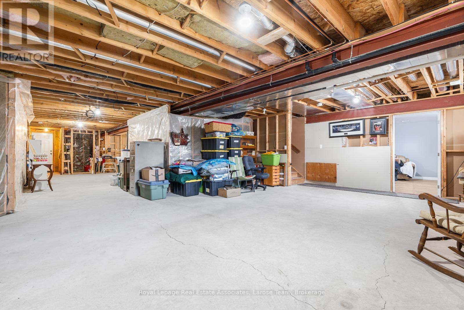 5484 ATTEMA CRESCENT Image 33