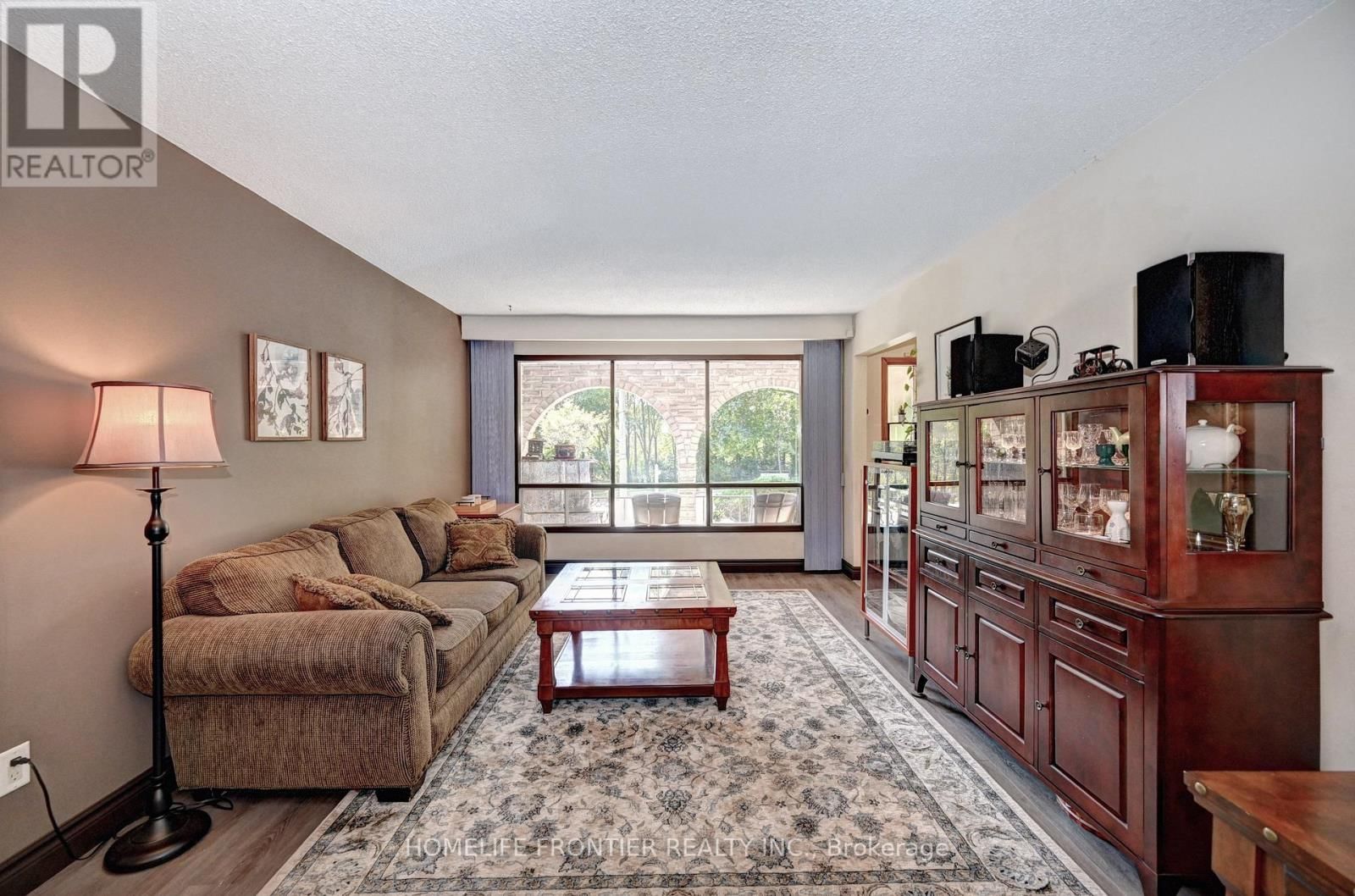 121 FOREST ROAD Image 10