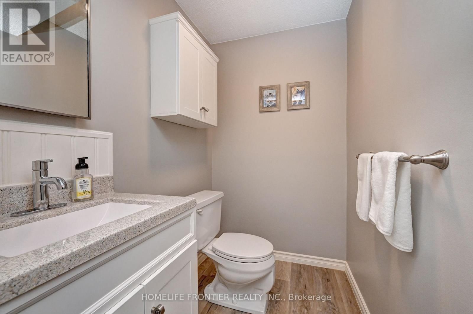 121 FOREST ROAD Image 23