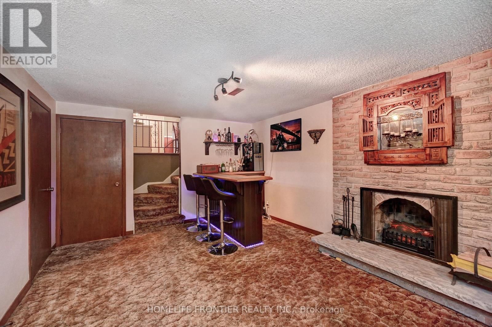 121 FOREST ROAD Image 24