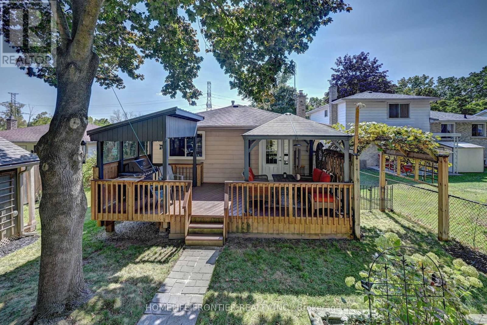 121 FOREST ROAD Image 31