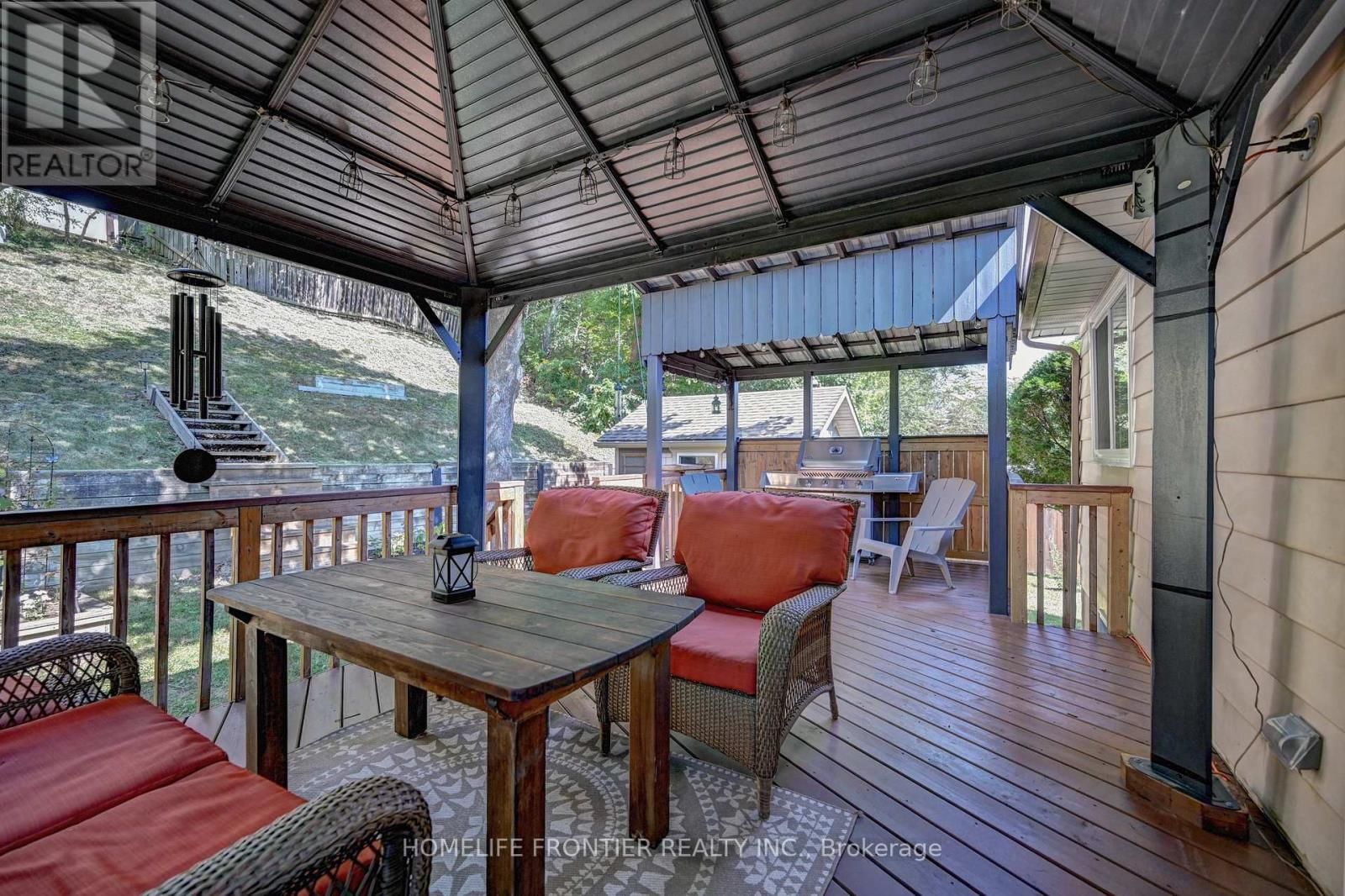 121 FOREST ROAD Image 33