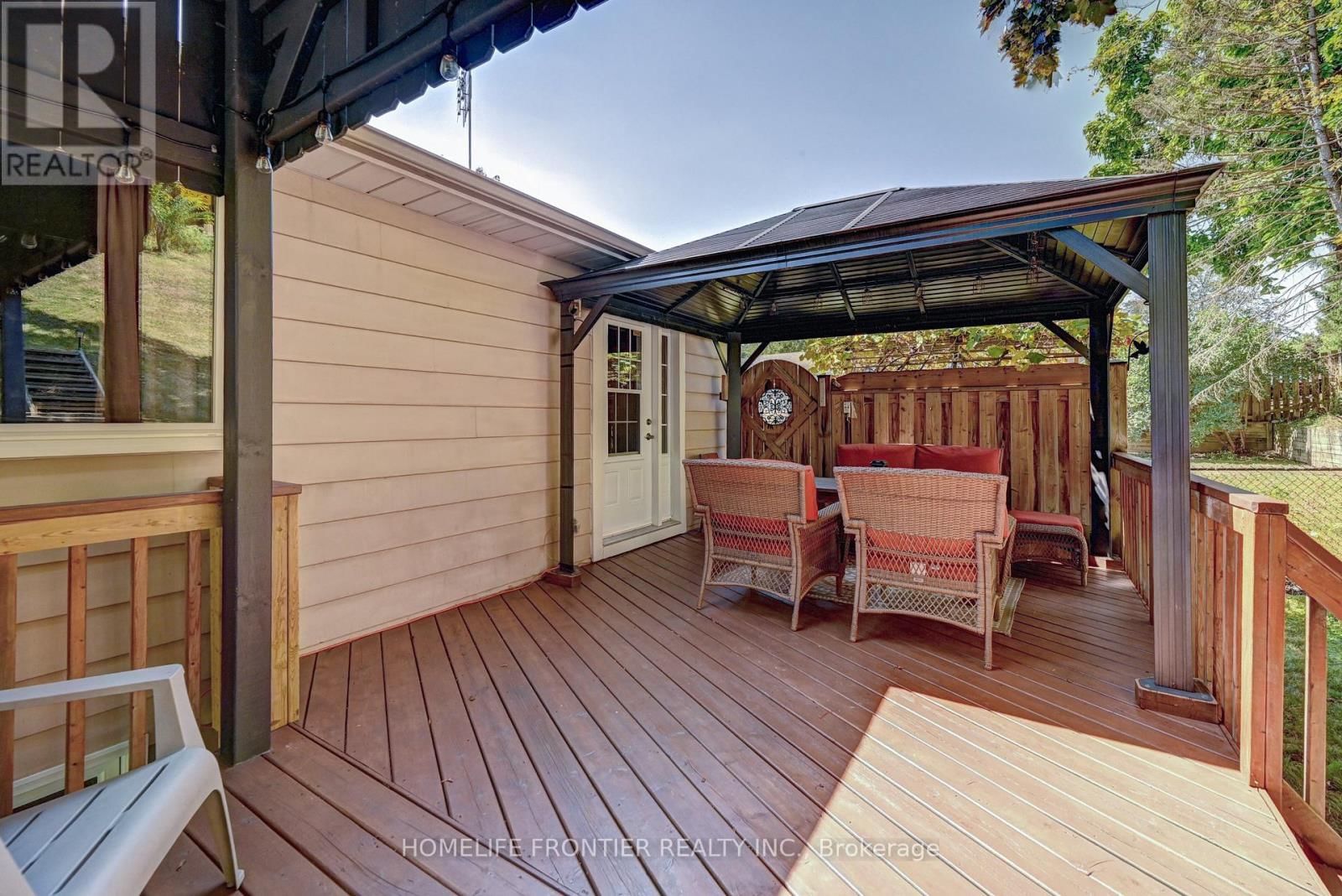 121 FOREST ROAD Image 34