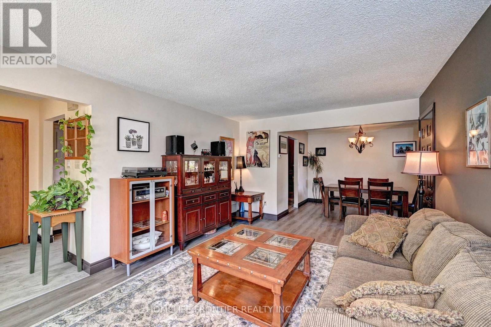 121 FOREST ROAD Image 8