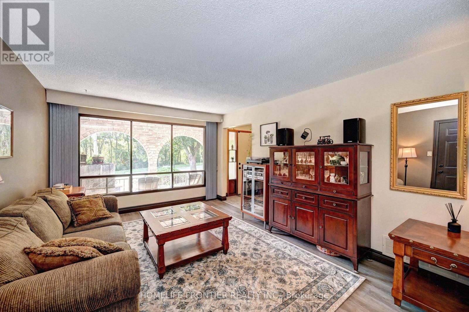 121 FOREST ROAD Image 9