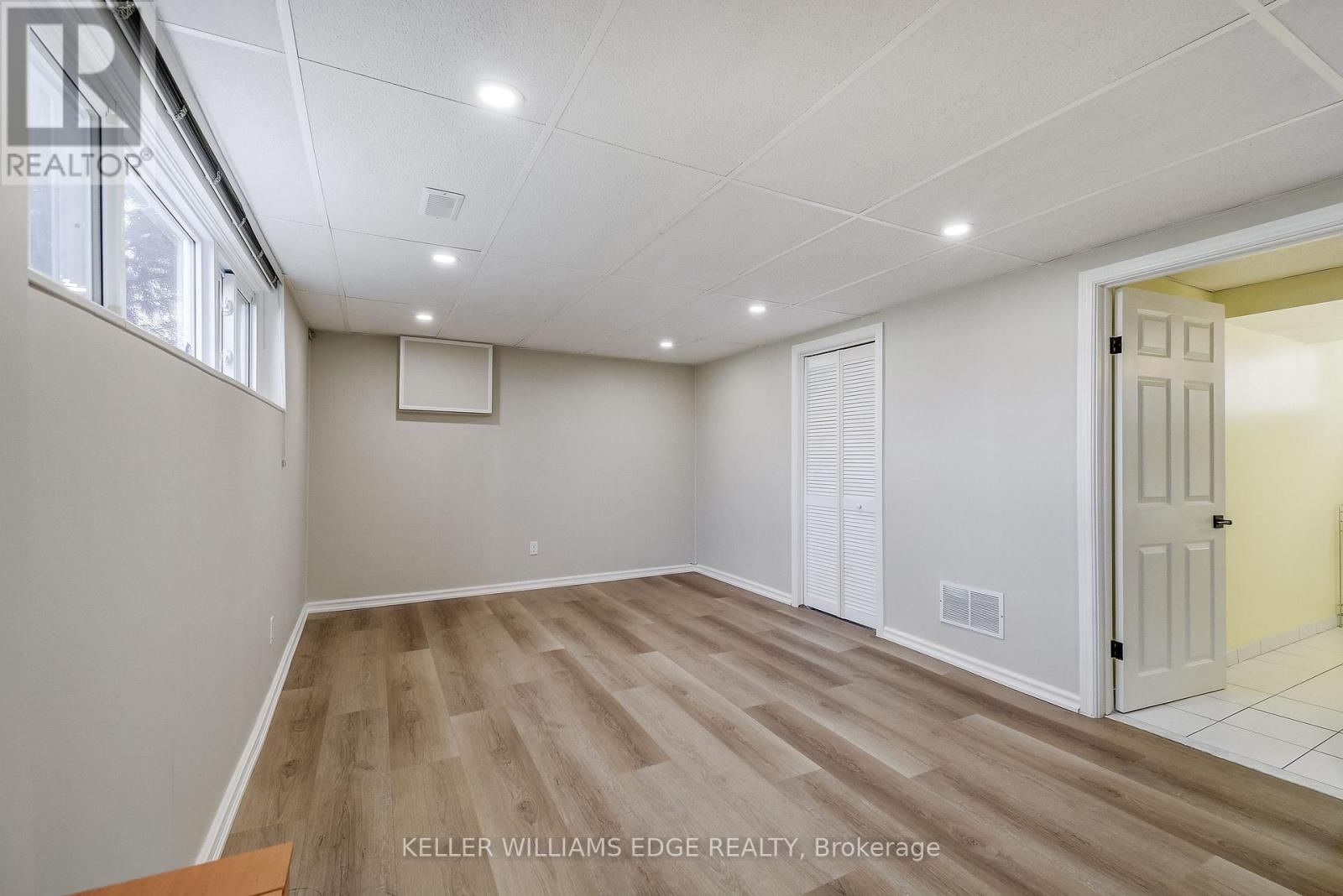 217 LAWNHURST COURT Image 29