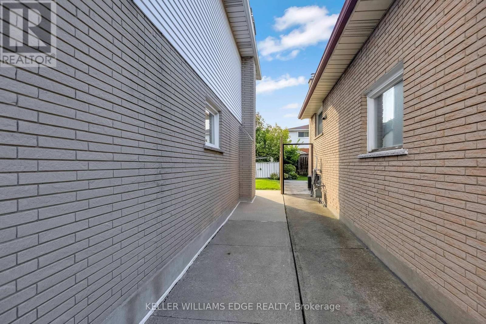 217 LAWNHURST COURT Image 39