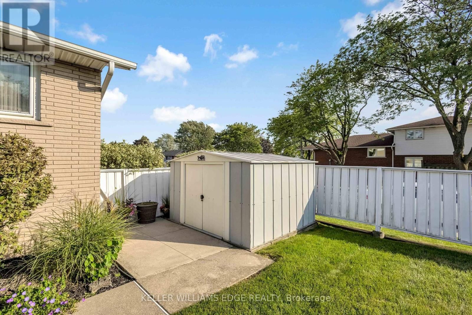 217 LAWNHURST COURT Image 43